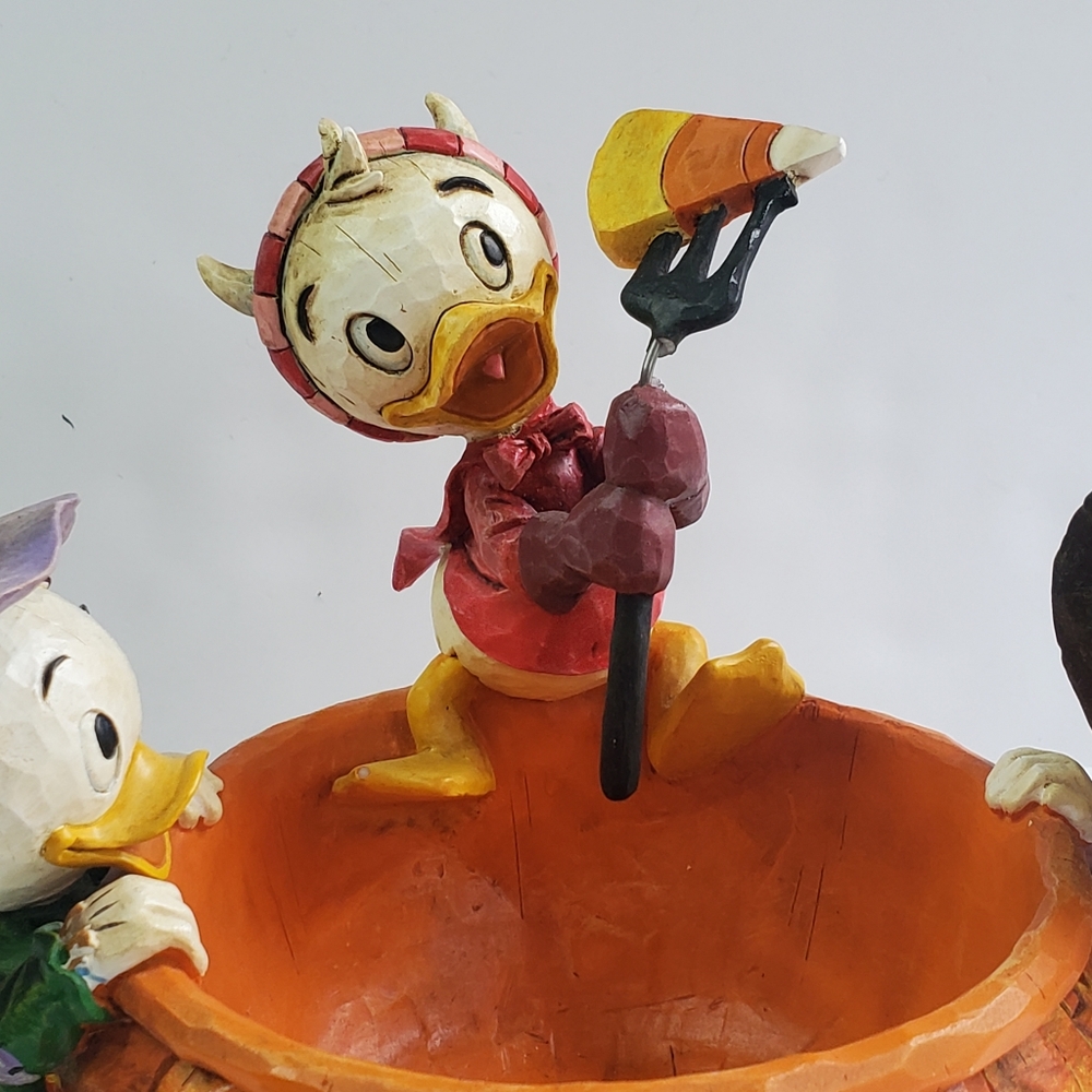 Walt Disney Showcase Collection - Picture 4 of 16